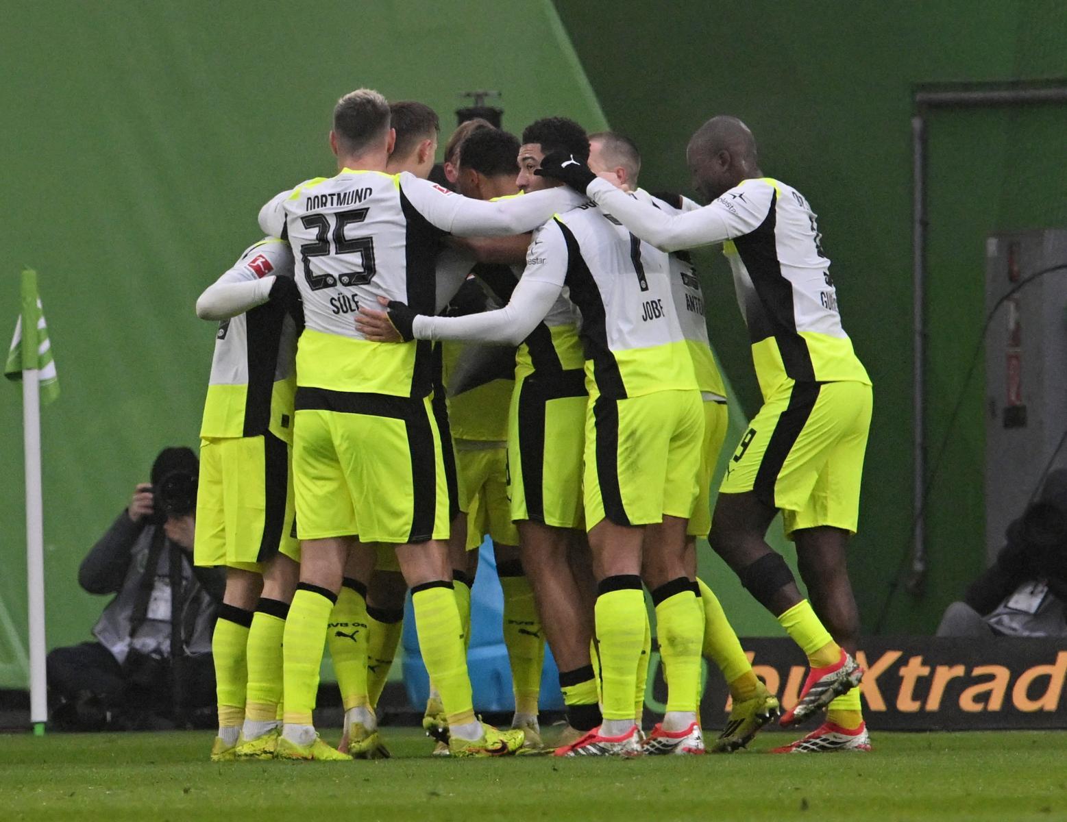 ดูบอลสด ! โบรุสเซีย ดอร์ทมุนด์ พบ ไมนซ์ 13 ก.พ.69